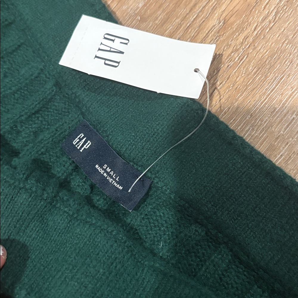 NWT Women’s Gap green cable knit pants small - Picture 2 of 3